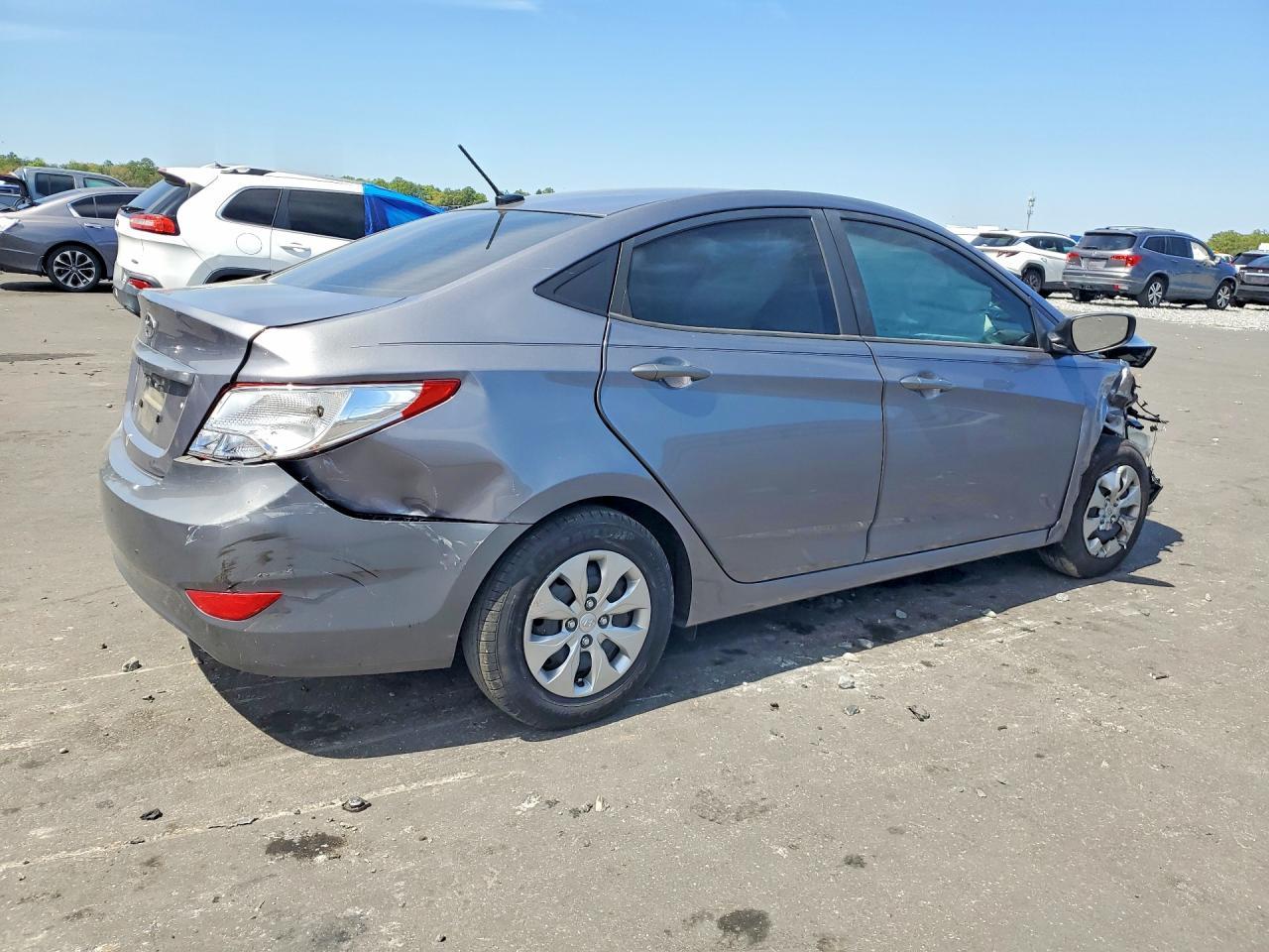 2016 Hyundai Accent Se - Image 3