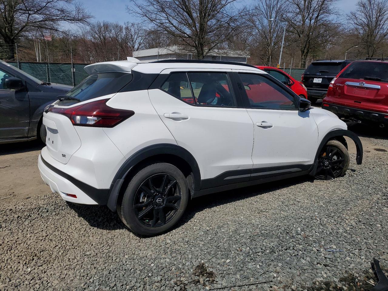 2024 Nissan Kicks Sr - Фото 3