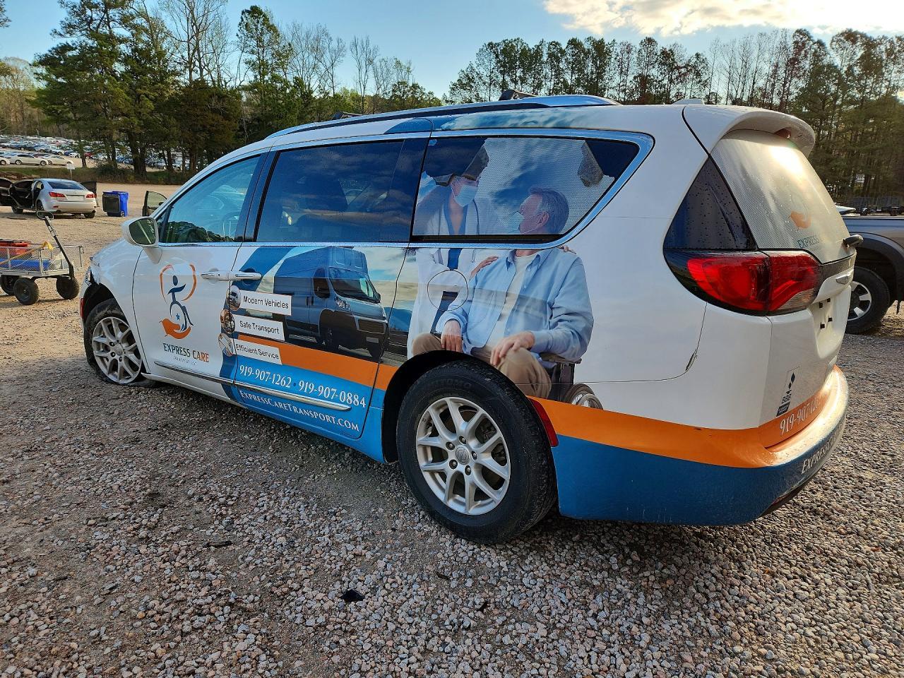 2020 Chrysler Pacifica Touring L - Image 2