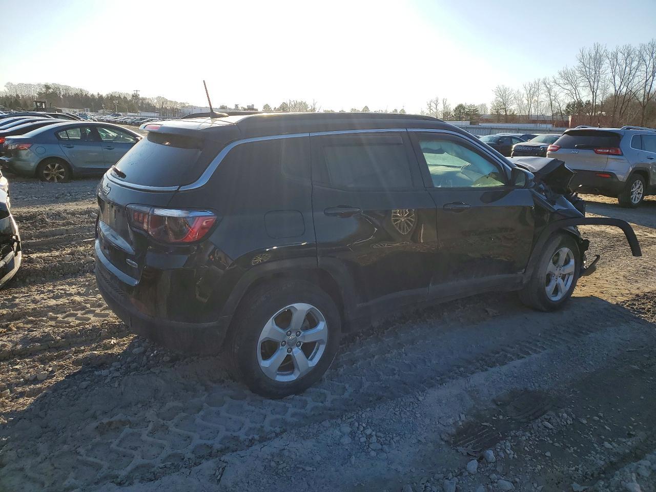 2021 Jeep Compass Latitude - Фото 3