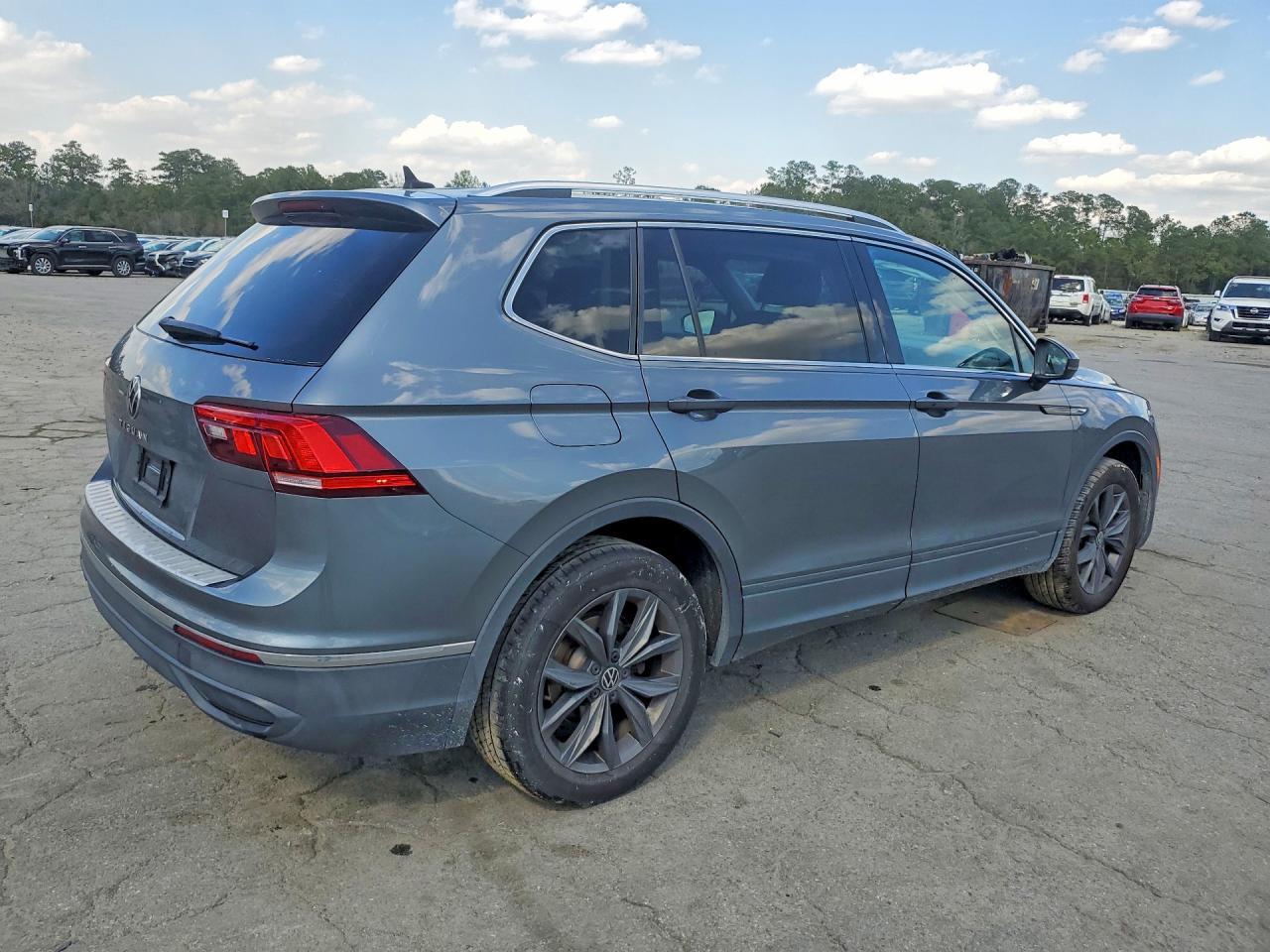 2022 Volkswagen Tiguan Se - Фото 3