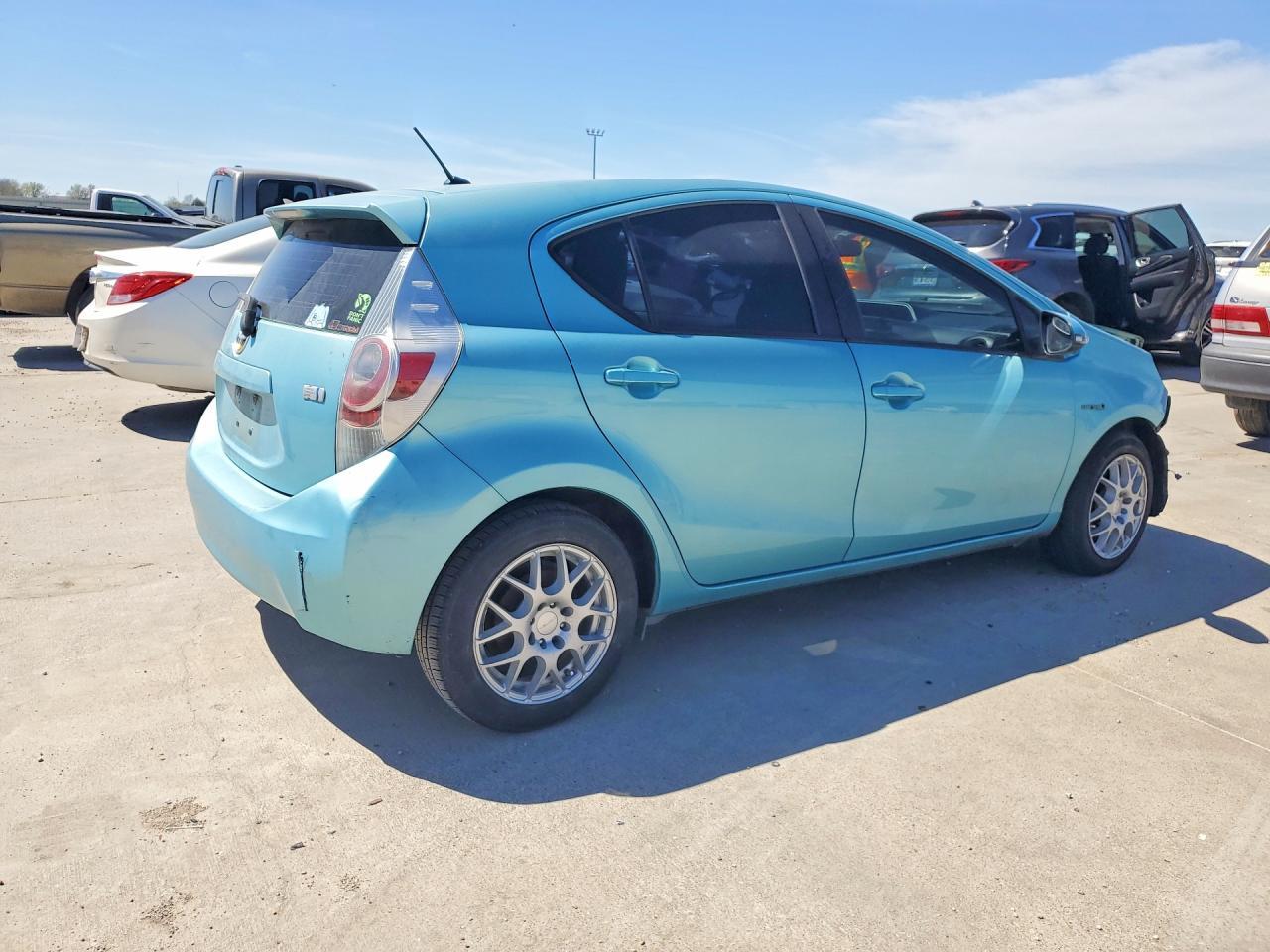 2013 Toyota Prius C One - Image 3
