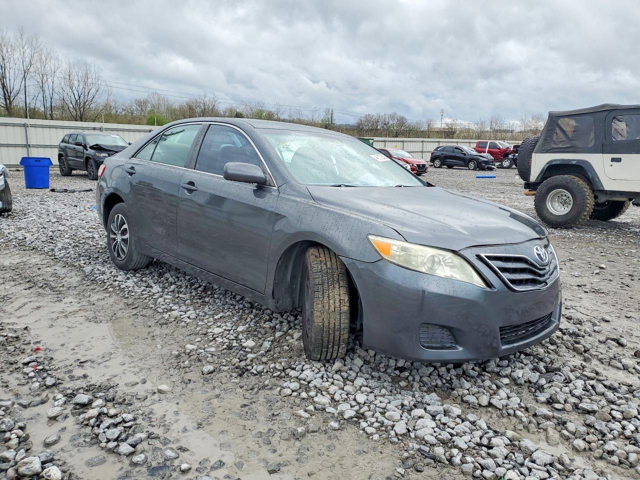 2011 Toyota Camry Le - Фото 4
