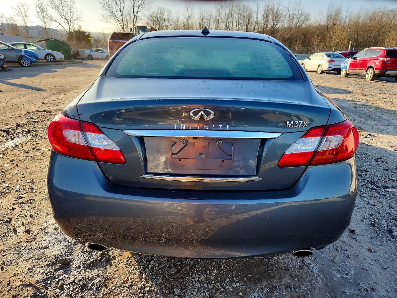 2012 Infiniti M37 X - Image 6