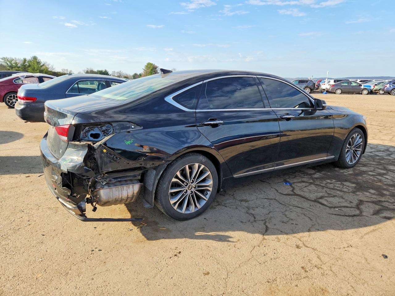 2016 Hyundai Genesis 3.8L - Фото 3