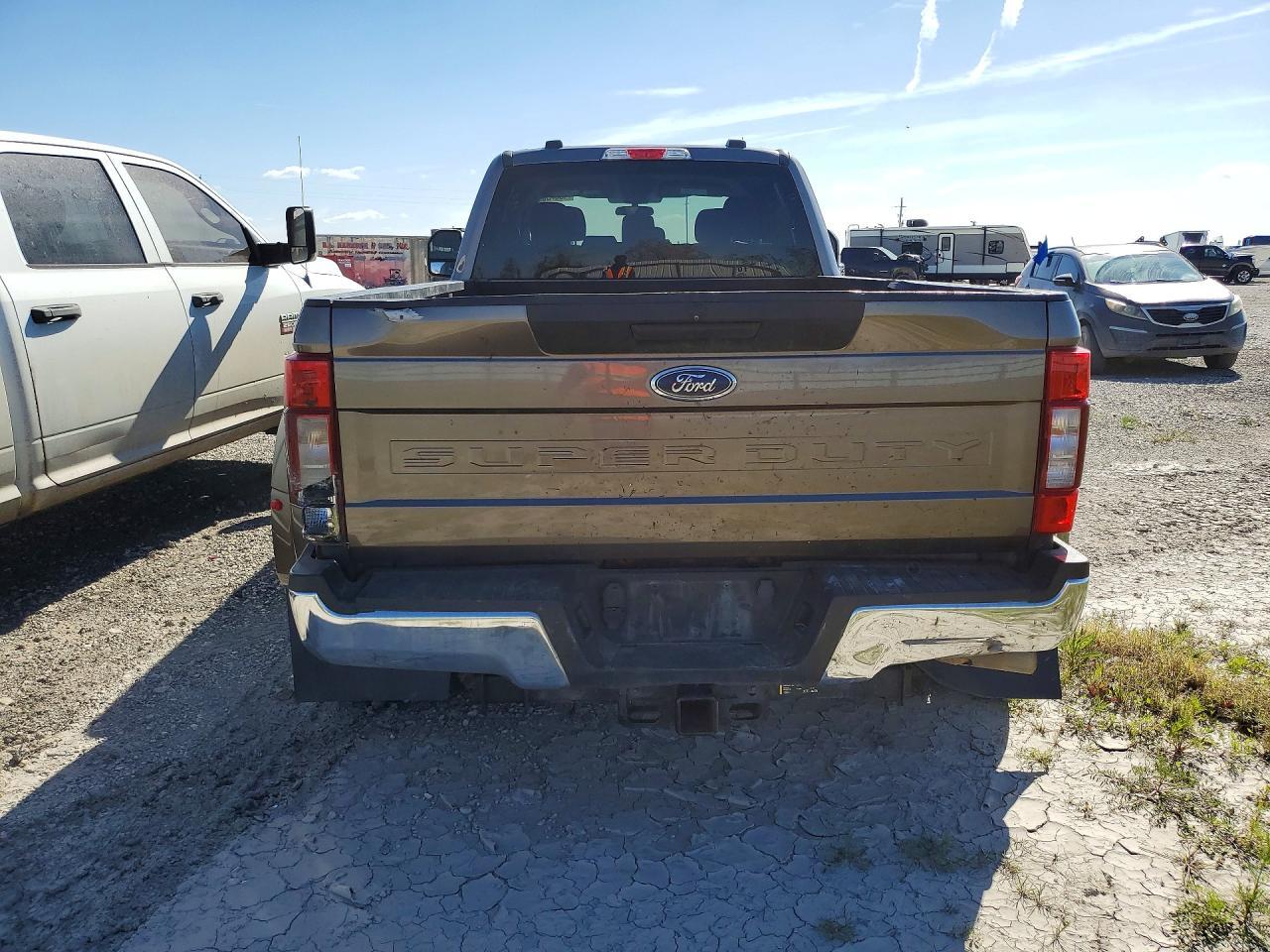 2021 Ford F350 Super Duty - Фото 6