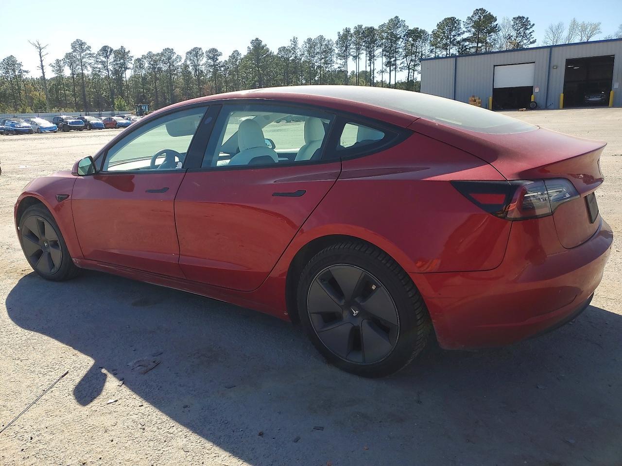 2023 Tesla Model 3 - Фото 2