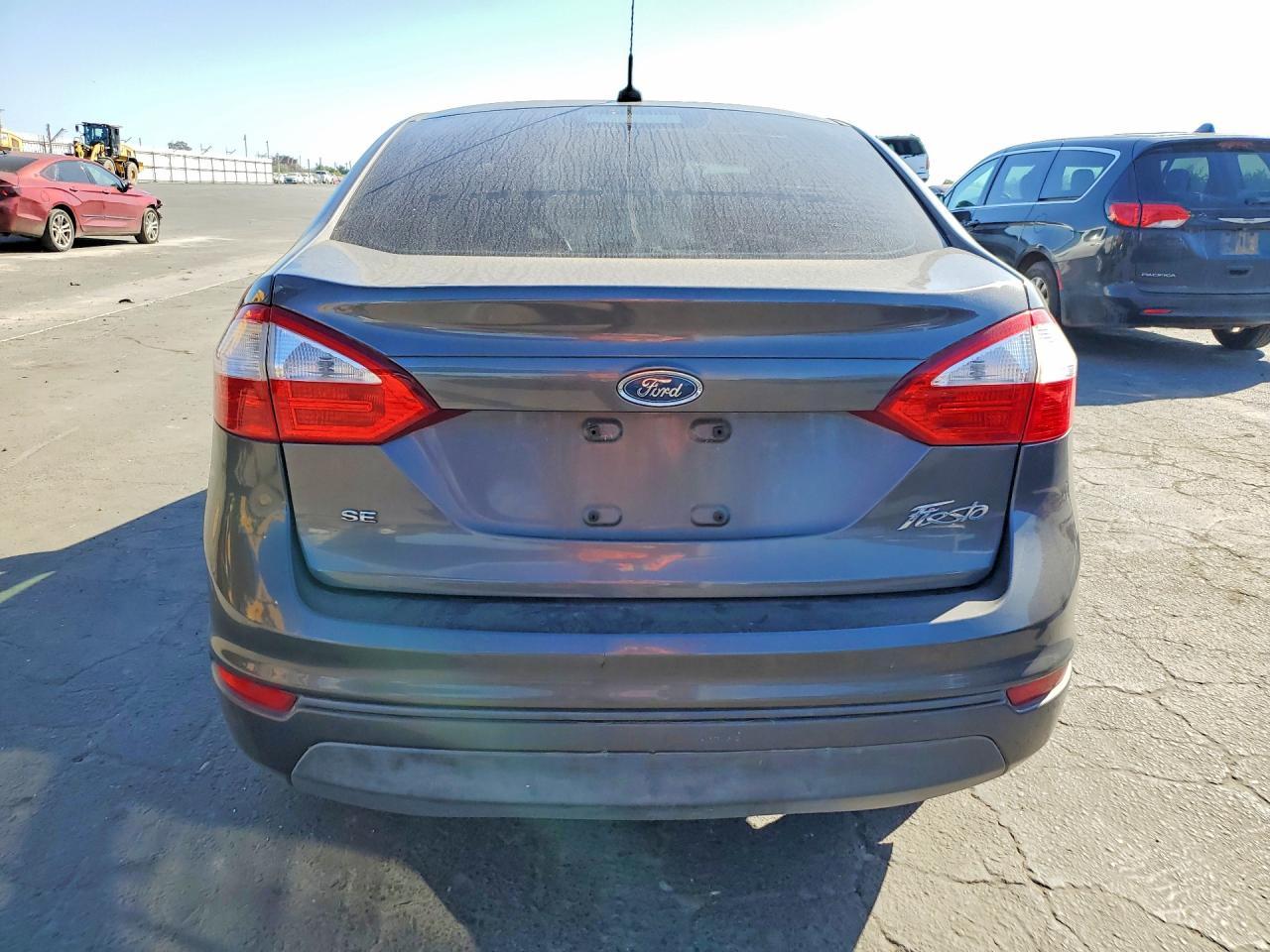 2017 Ford Fiesta Se - Фото 6