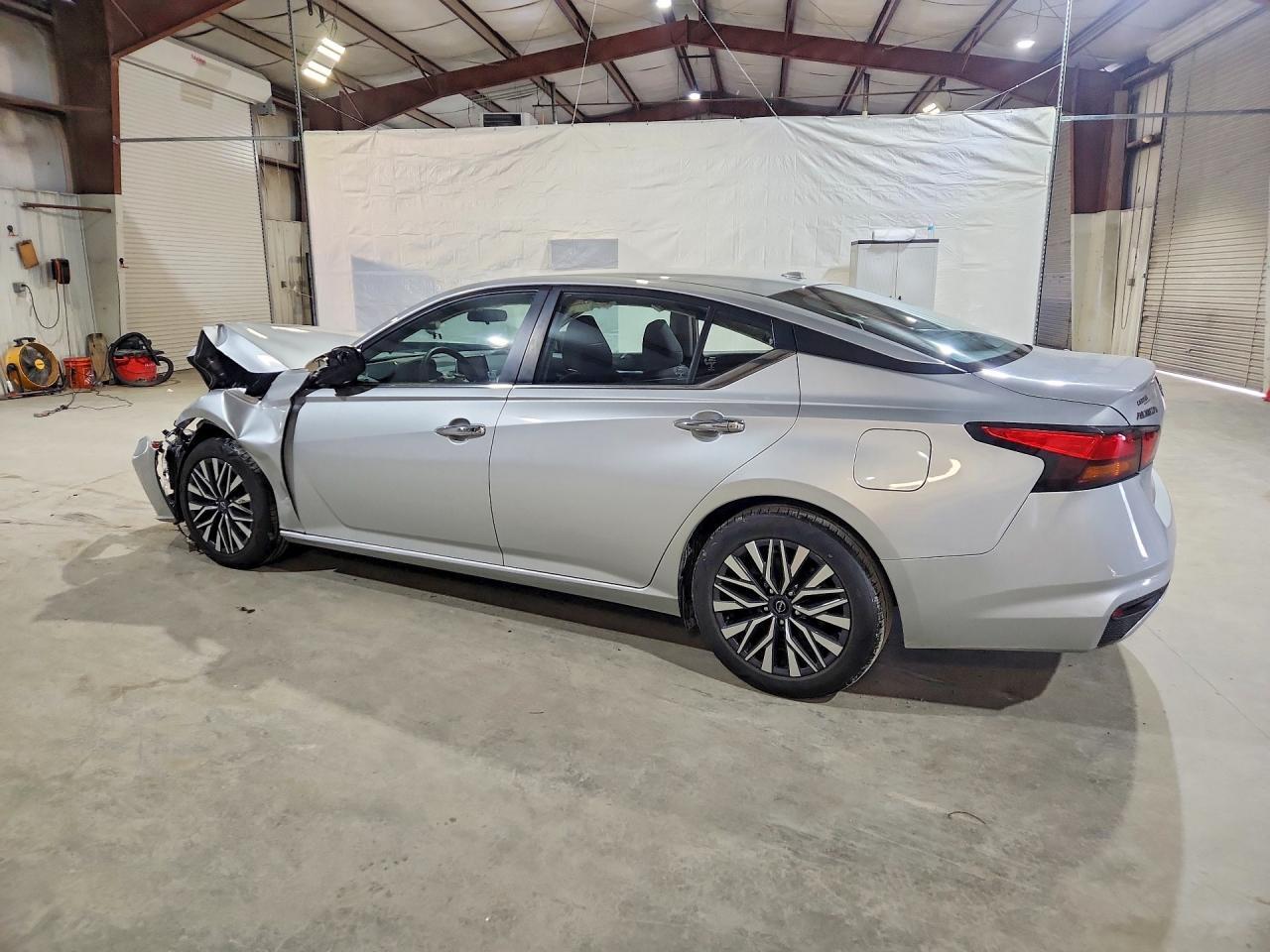 2023 Nissan Altima 2.5 Sv - Image 2
