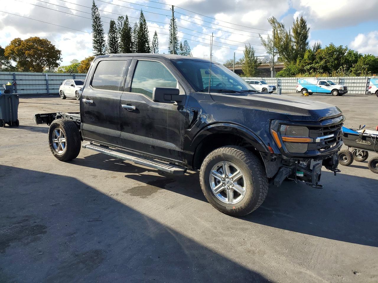 2025 Ford F150 Xlt - Фото 4