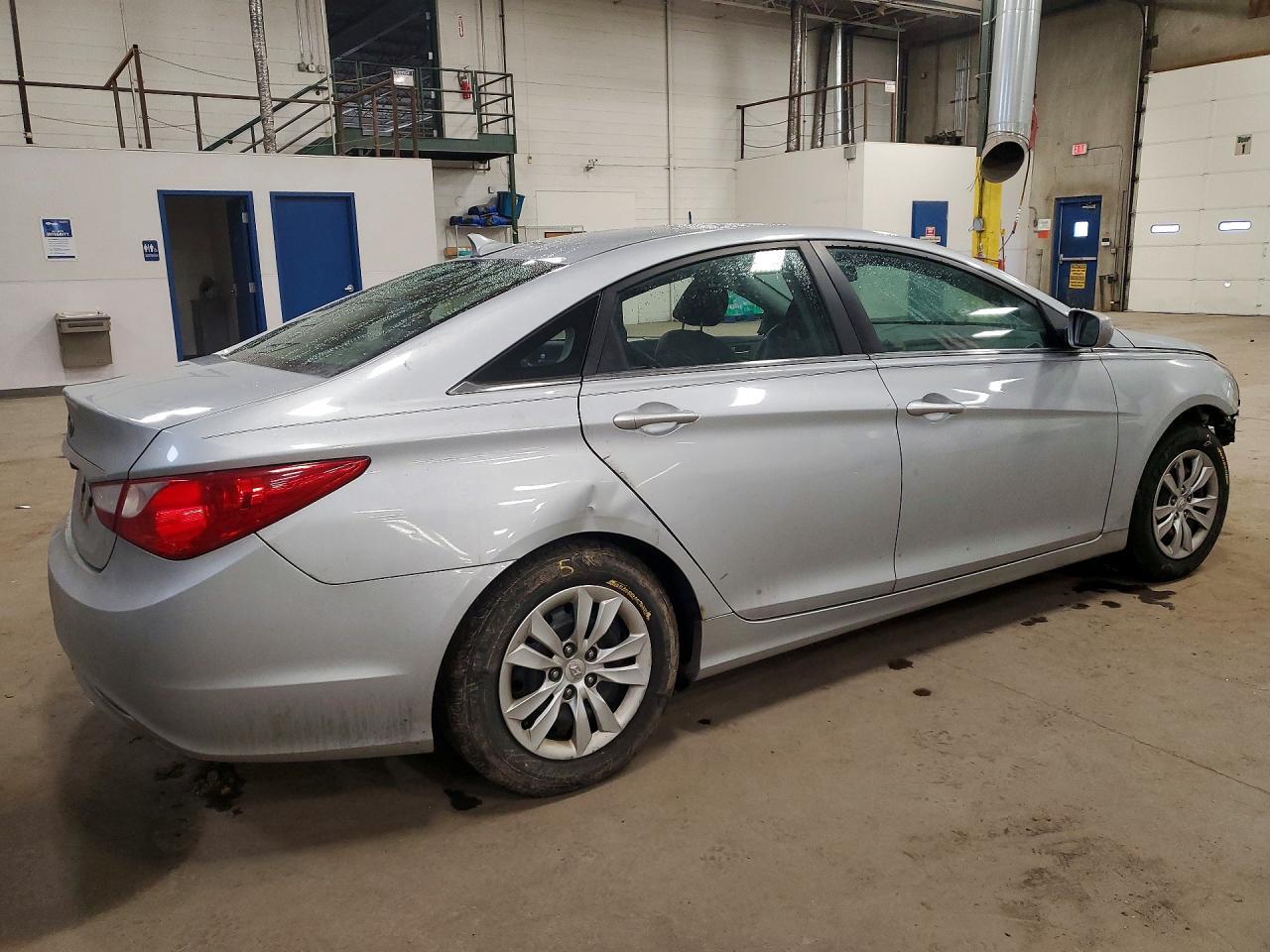 2011 Hyundai Sonata Gls - Image 3