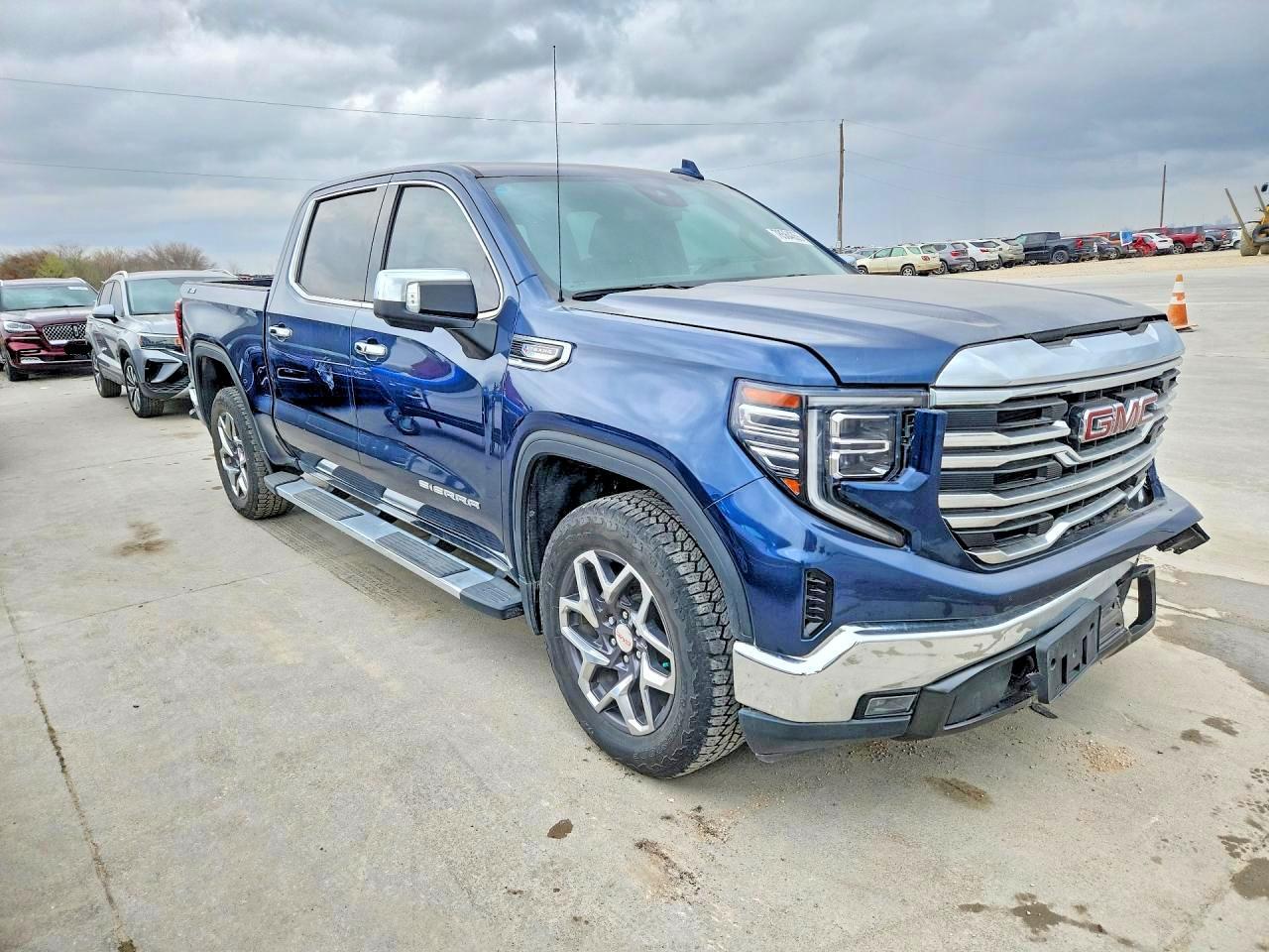 2023 GMC Sierra K1500 Slt - Image 4