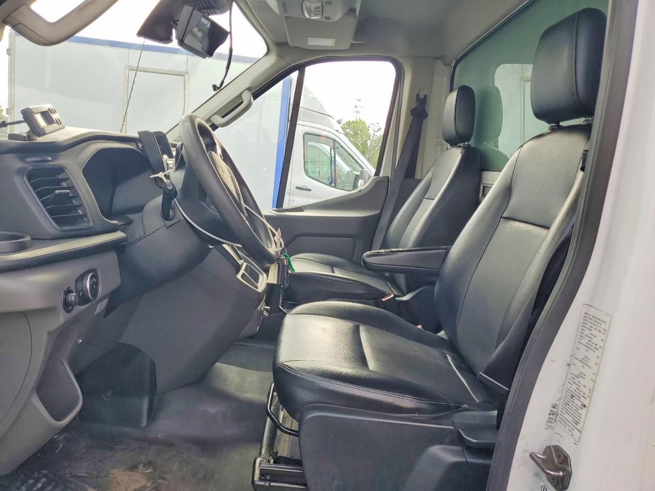 2020 Ford Transit Delivery Truck - Фото 7