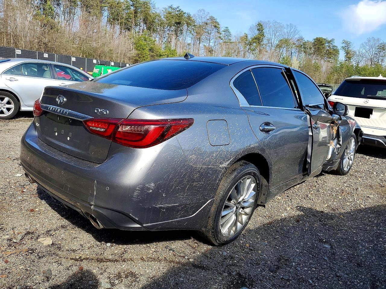2021 Infiniti Q50 Luxe - Image 3