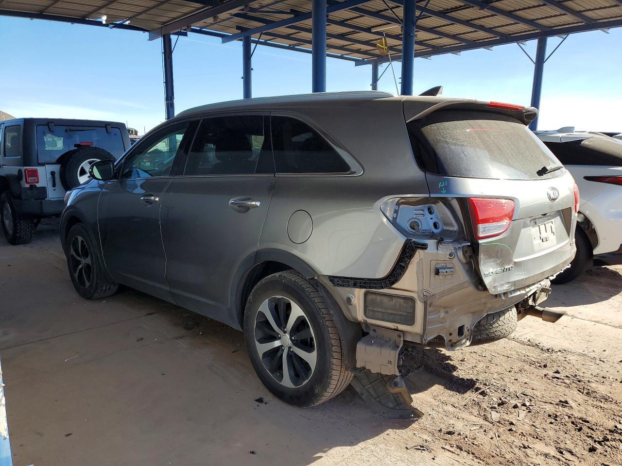 2016 Kia Sorento Ex - Image 2