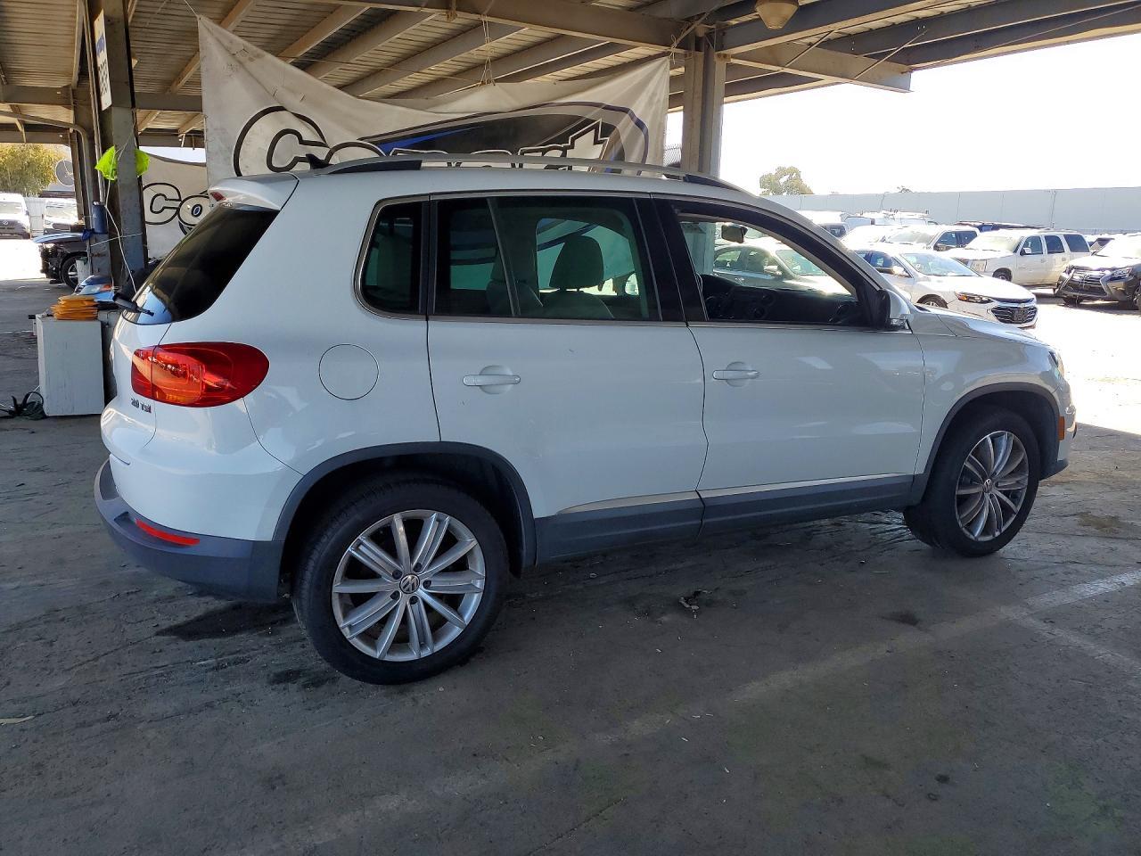 2015 Volkswagen Tiguan S - Image 3