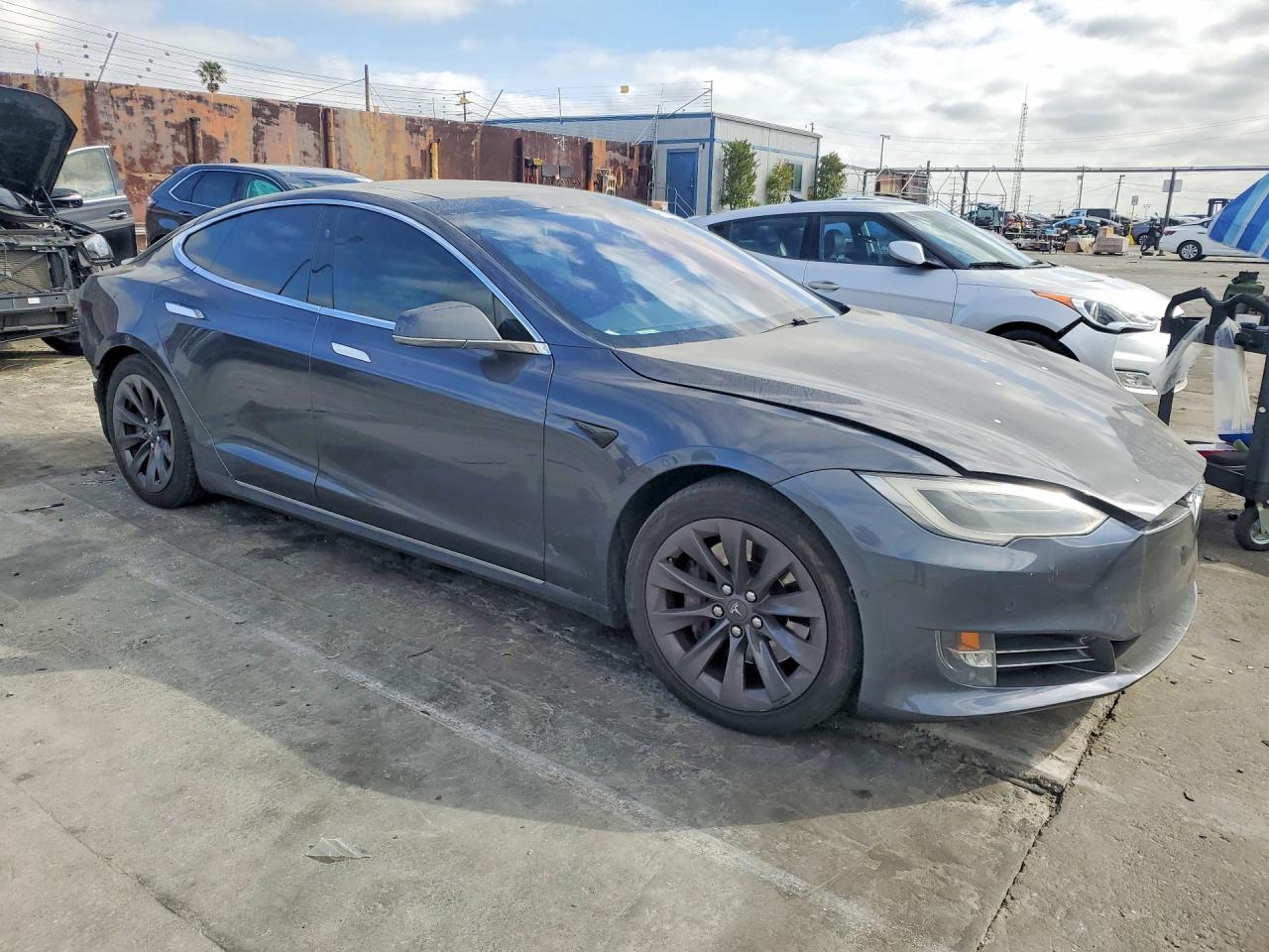 2017 Tesla Model S - Image 4