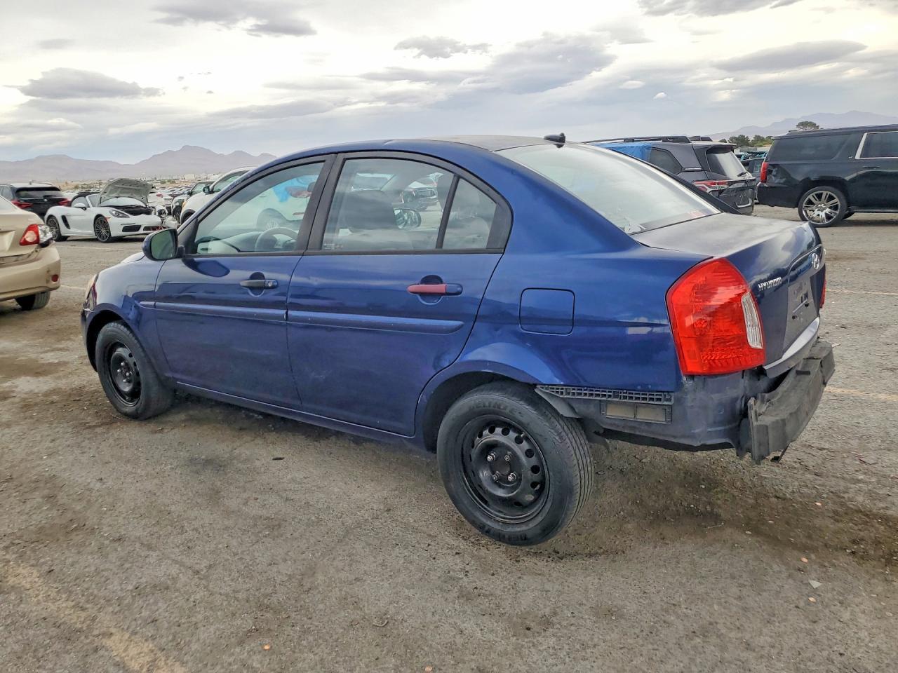 2010 Hyundai Accent Gls - Фото 2