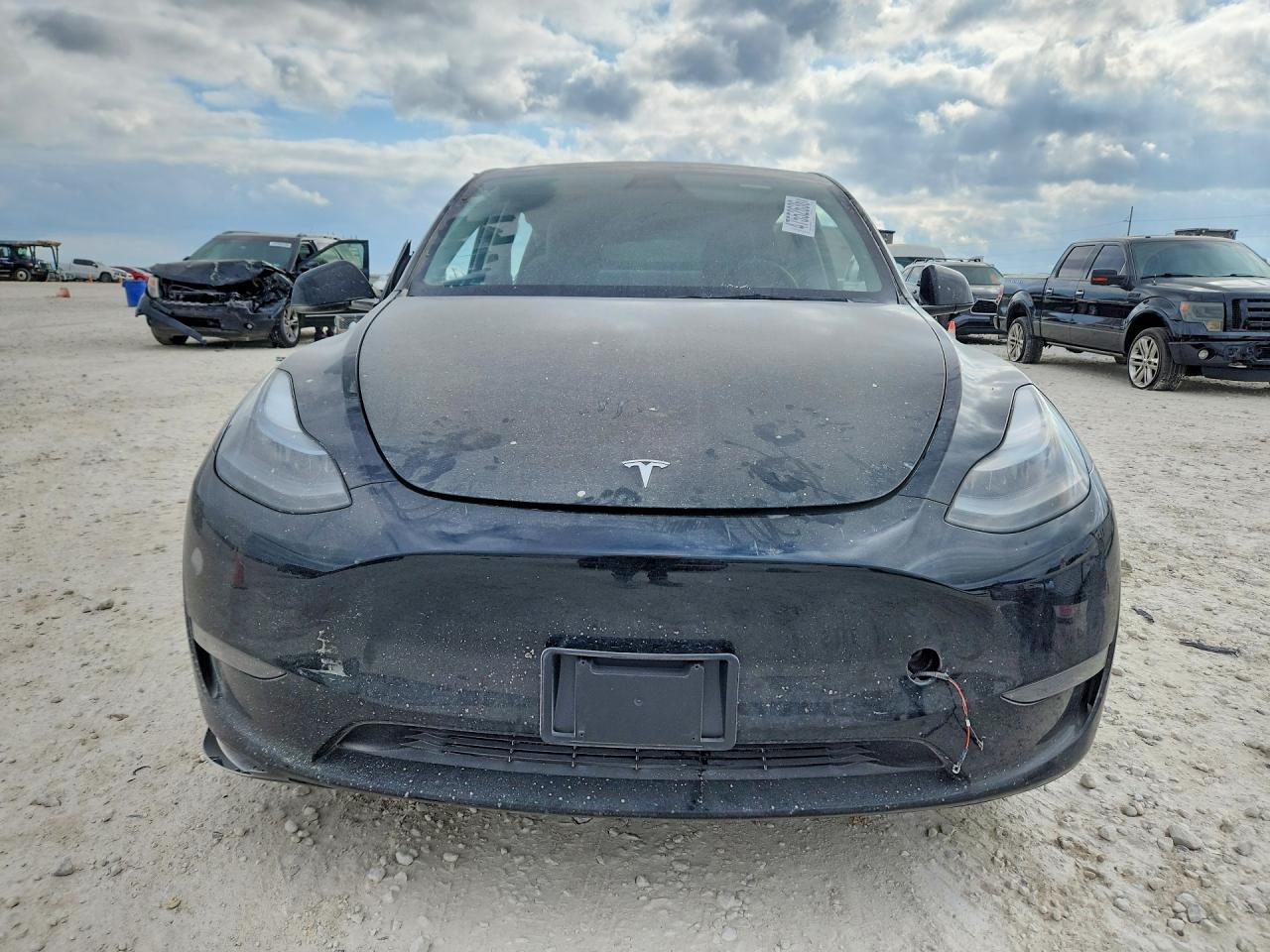 2024 Tesla Model Y - Фото 5