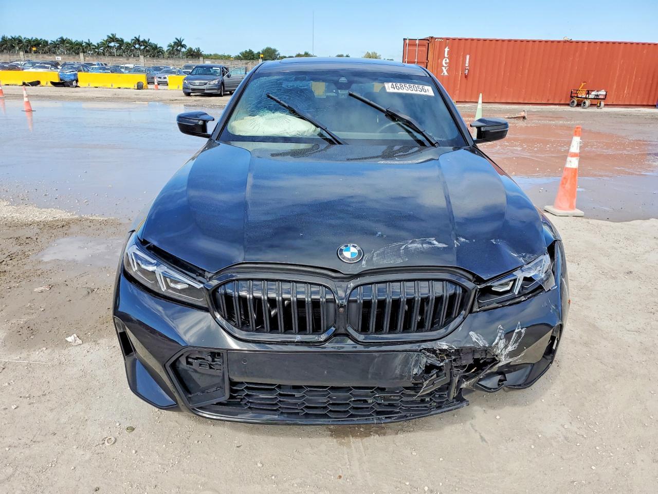 2025 BMW 330I - Фото 5