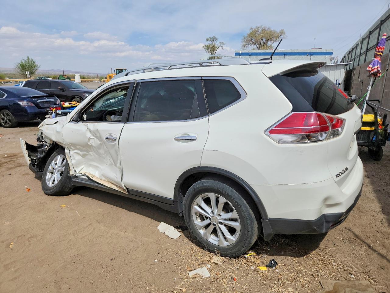 2014 Nissan Rogue Sv - Image 2