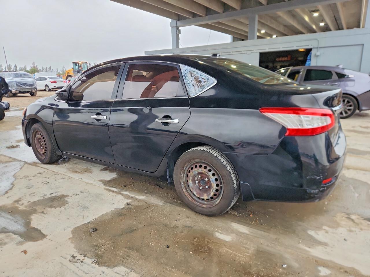 2013 Nissan Sentra S - Фото 2