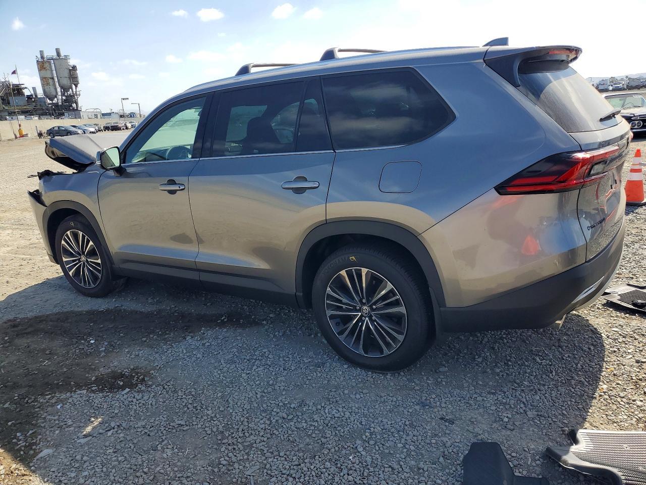 2025 Toyota Grand Highlander Hybrid Max Platinum - Фото 2