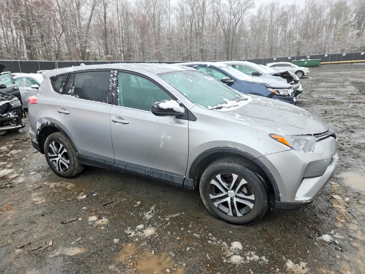 2018 Toyota Rav4 Le - Image 4