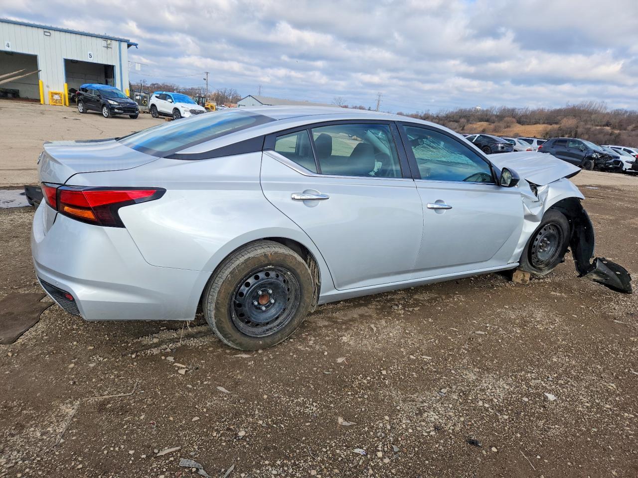 2024 Nissan Altima 2.5 S - Фото 3