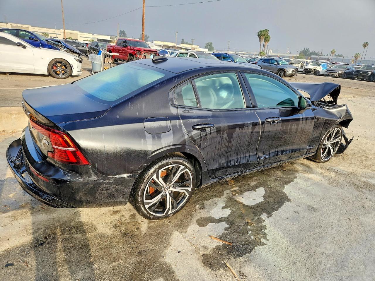 2025 Volvo S60 Plus - Фото 3