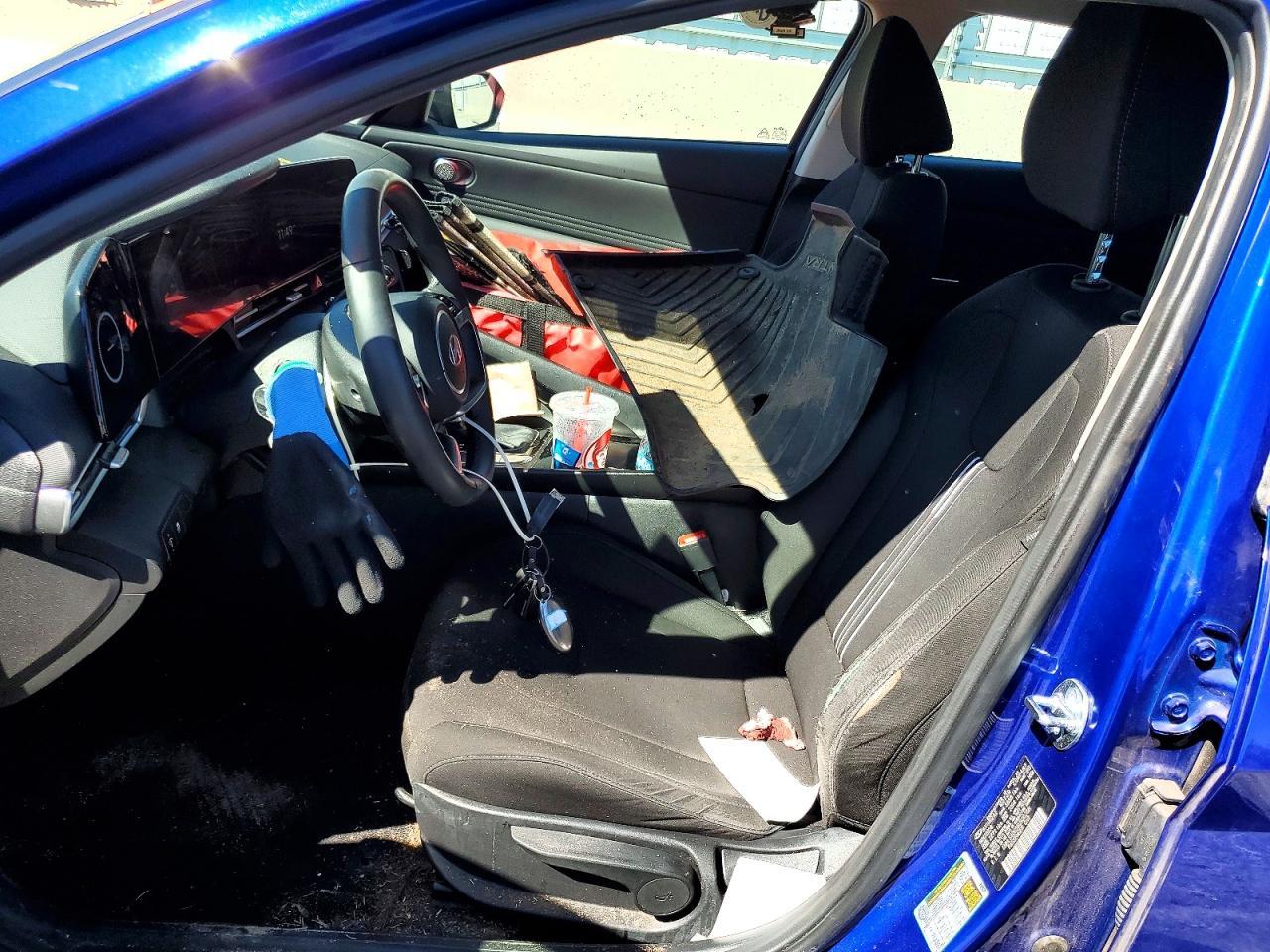 2025 Hyundai Elantra Sel Convenience - Image 7