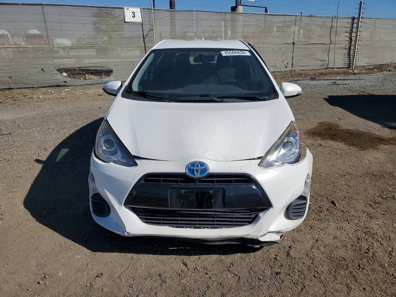 2016 Toyota Prius C Two - Фото 5