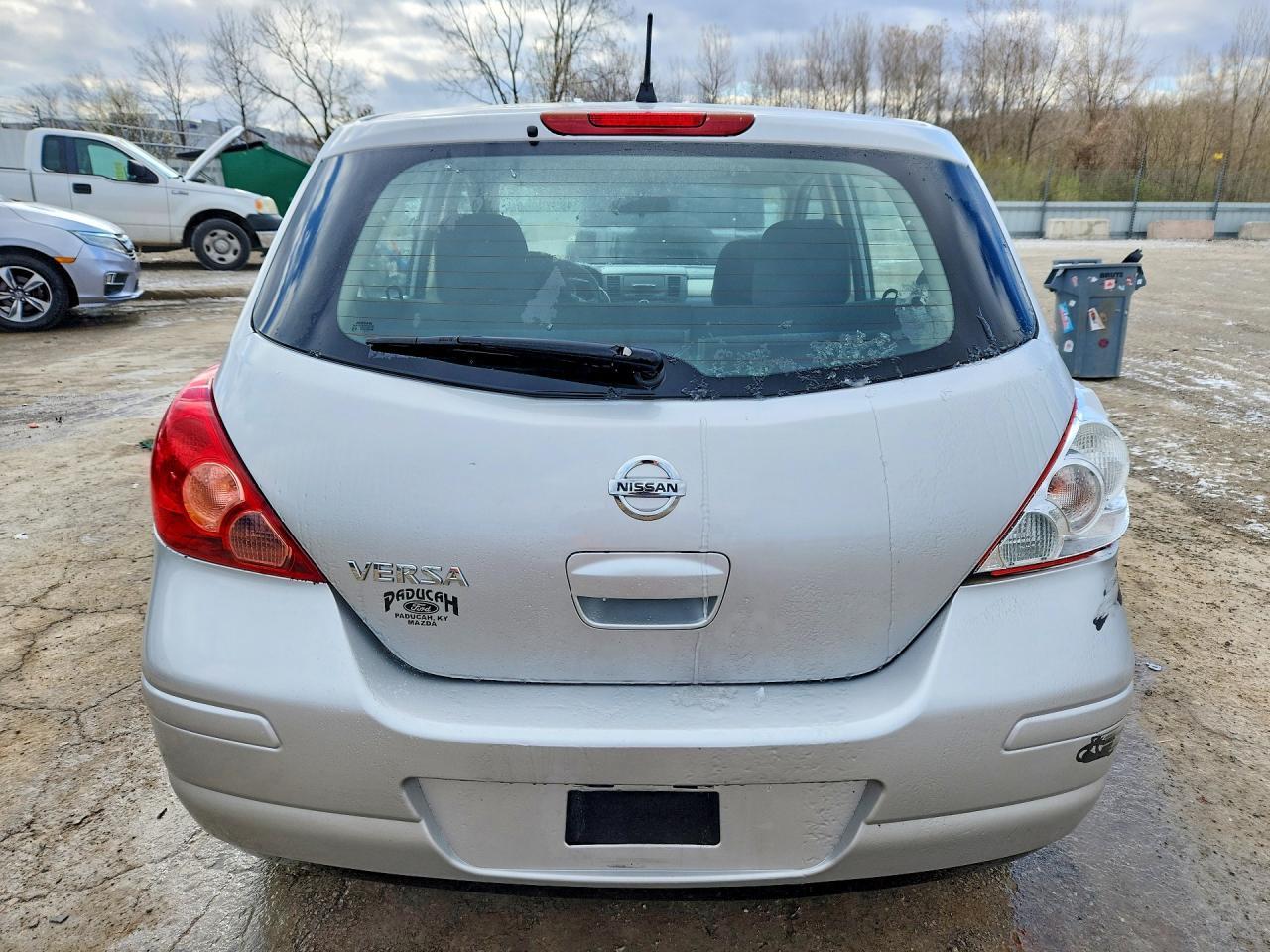 2011 Nissan Versa 1.8 S - Image 6