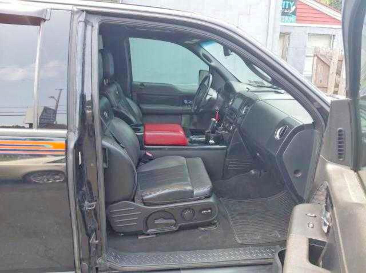 2006 Ford F150 - Image 5