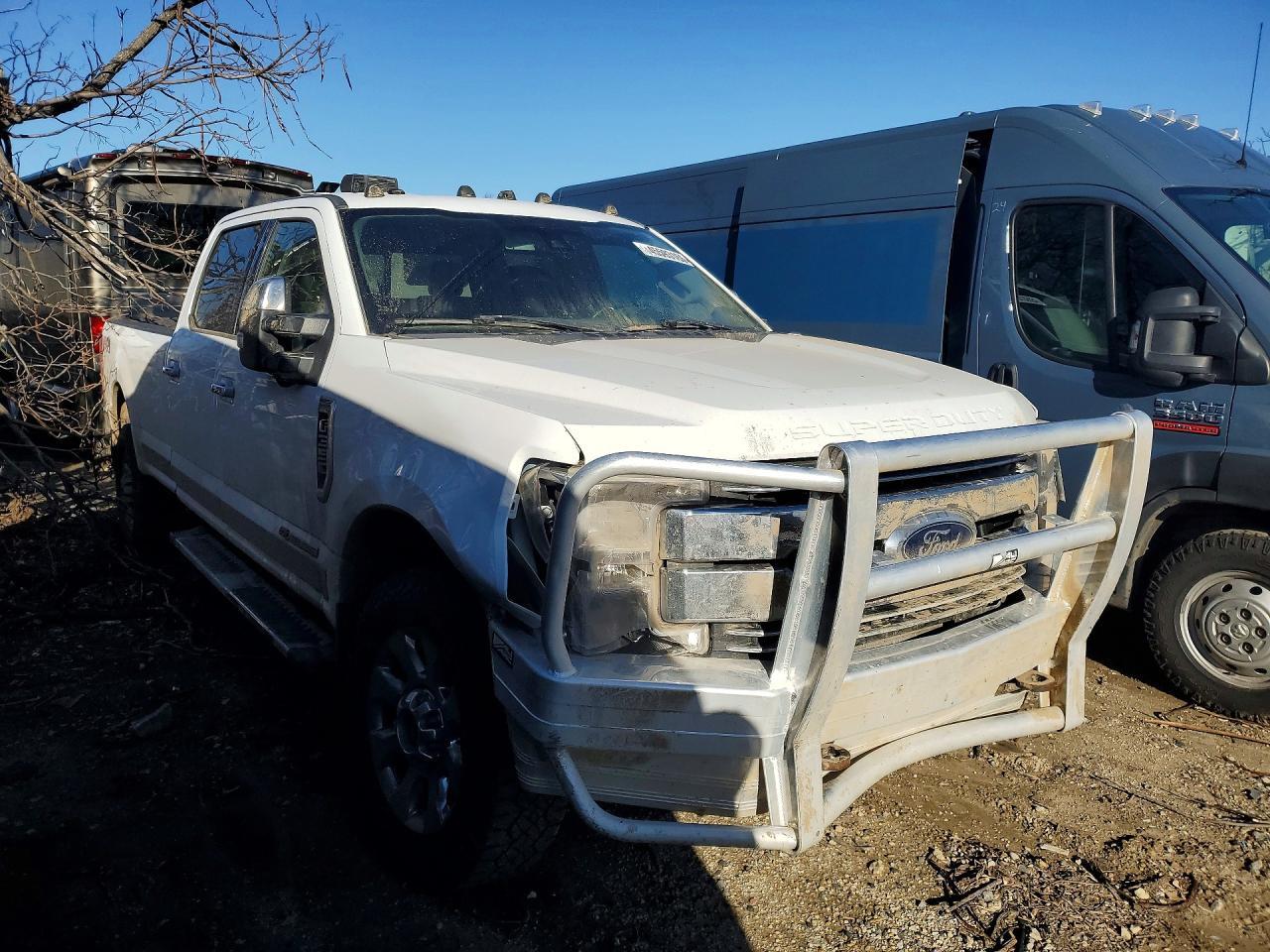 2018 Ford F350 Super Duty - Фото 4