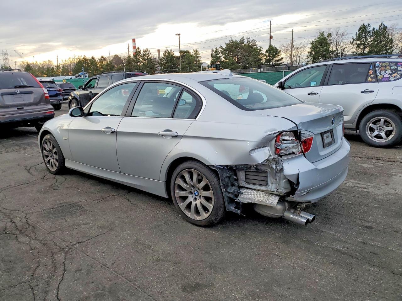 2006 BMW 330 I - Фото 2