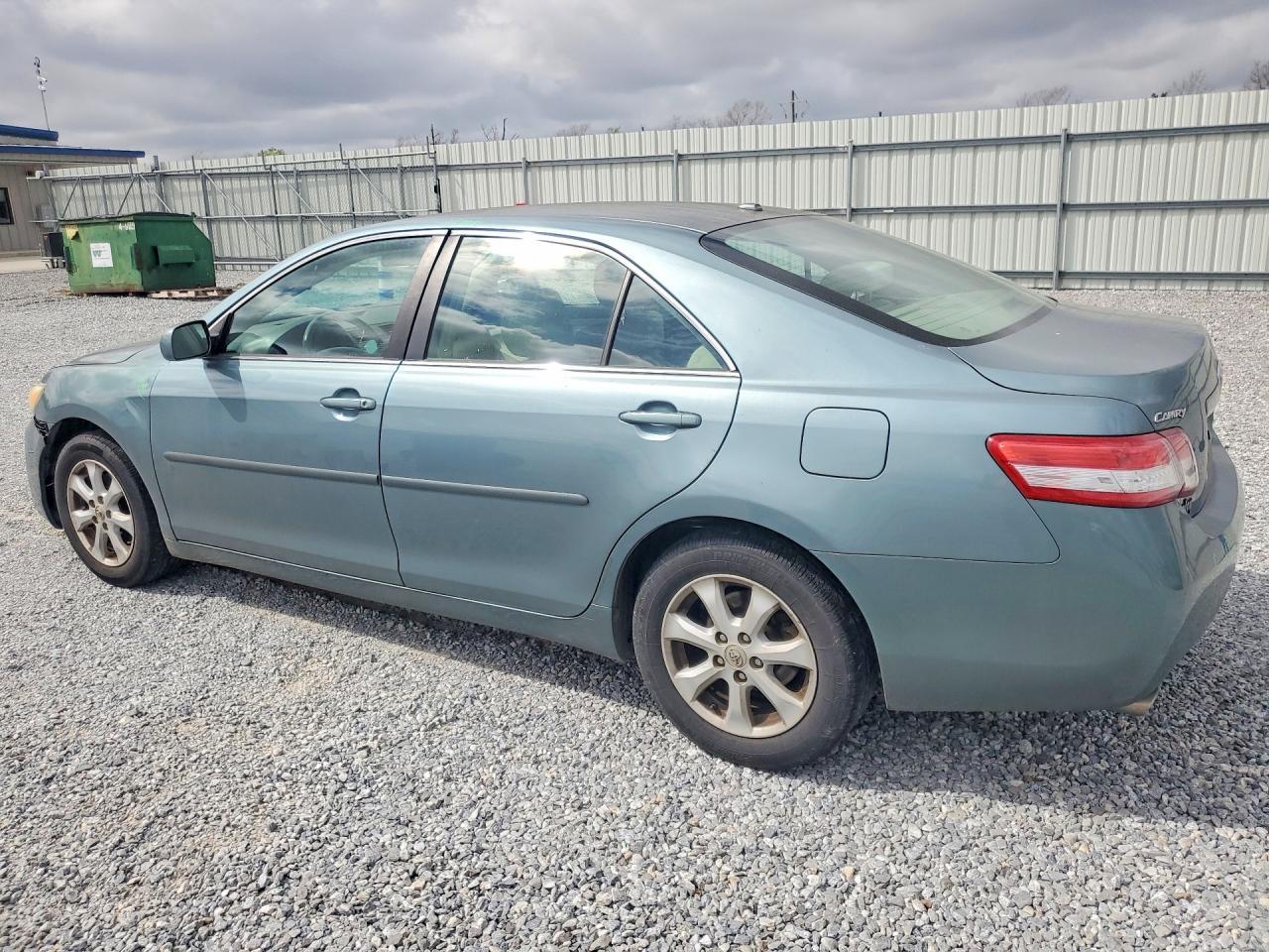 2010 Toyota Camry Le V6 - Image 2