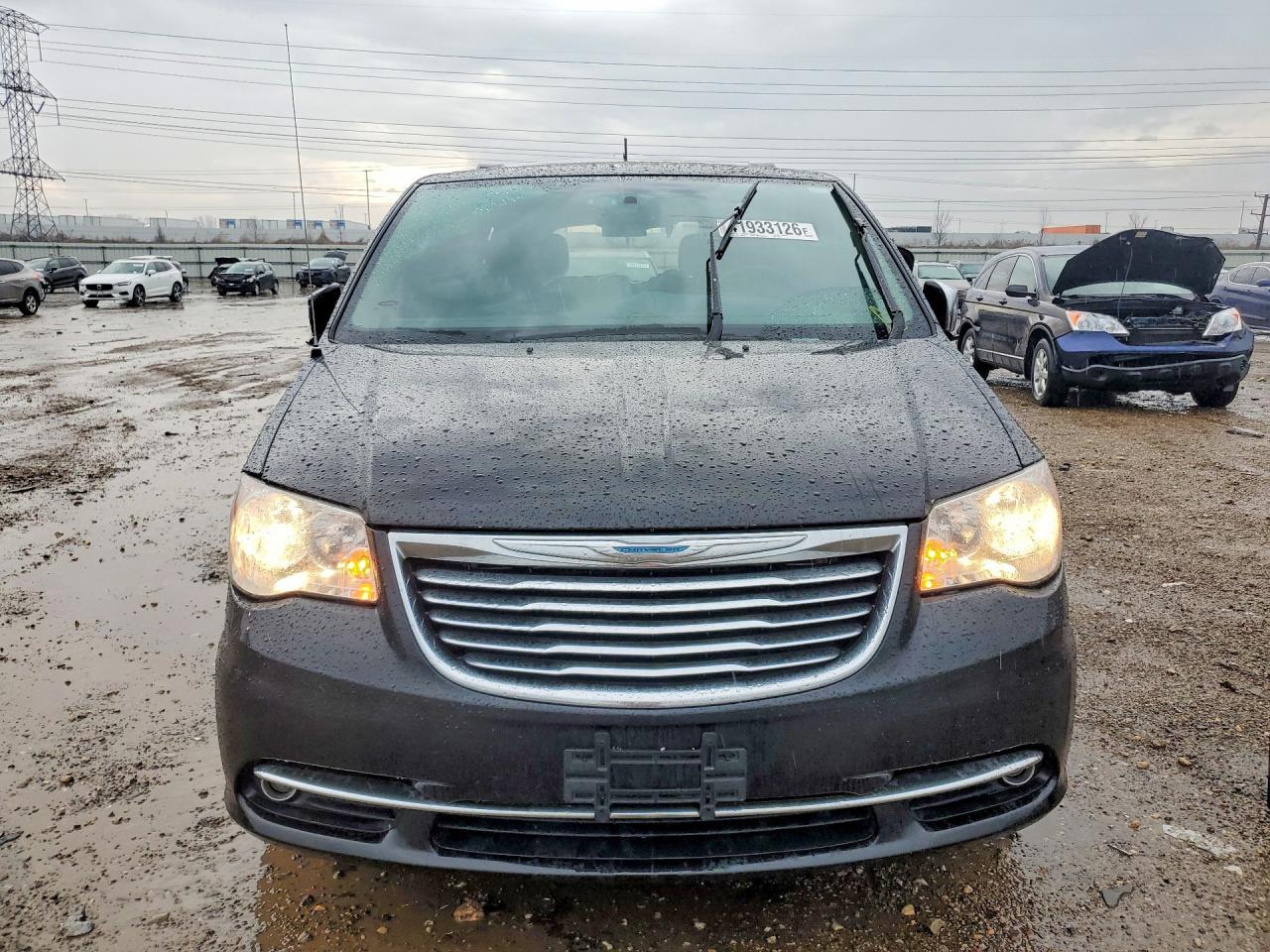 2016 Chrysler Town & Country Touring L - Фото 5