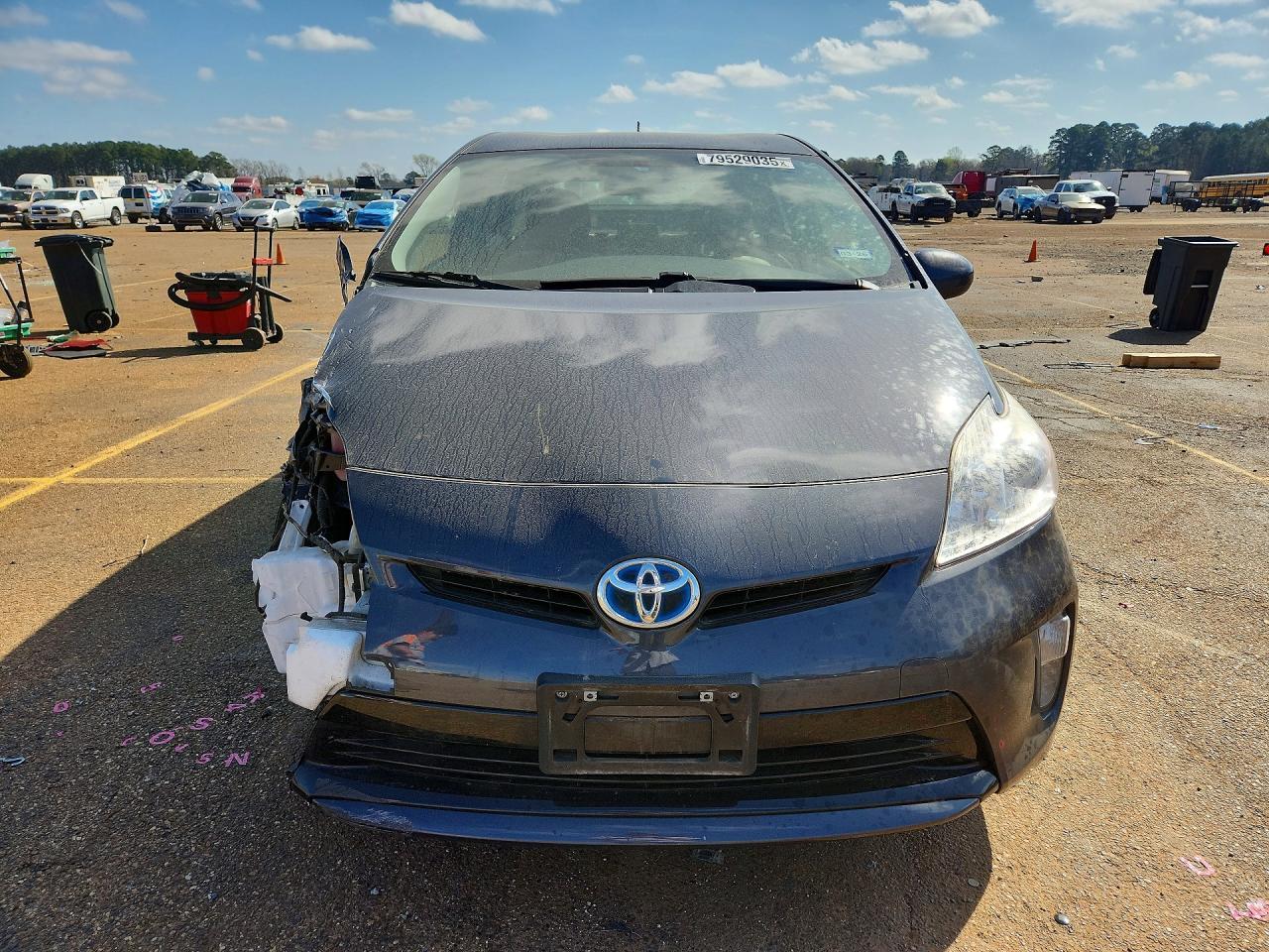 2015 Toyota Prius Two - Image 5