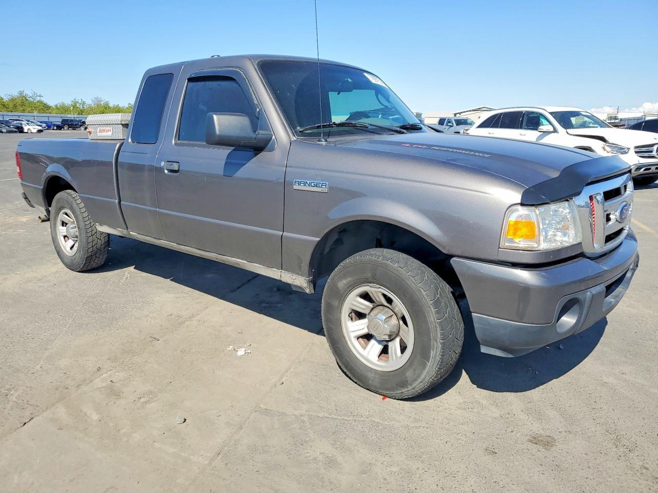2011 Ford Ranger Super Cab - Image 4
