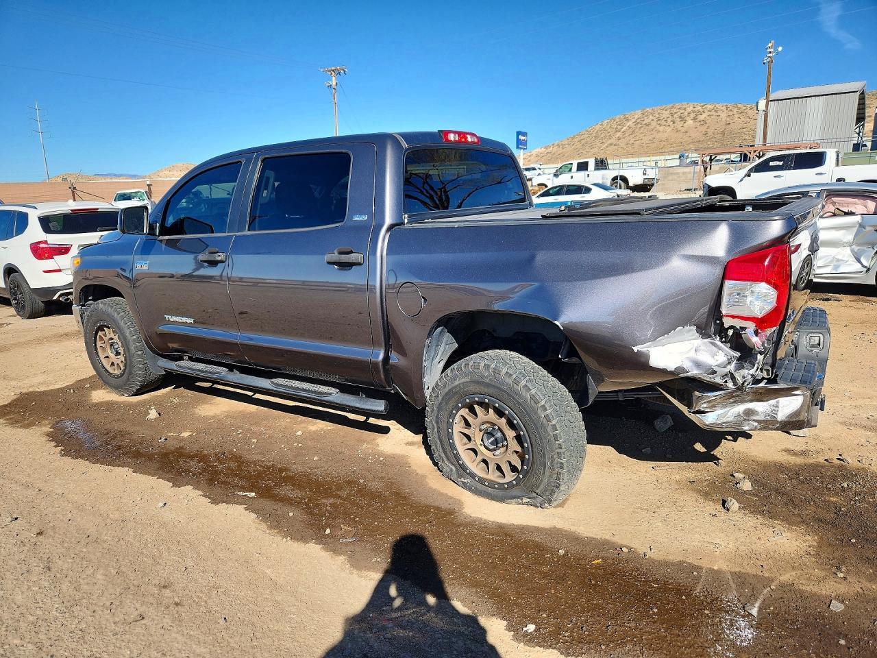 2017 Toyota Tundra Sr5 - Image 2