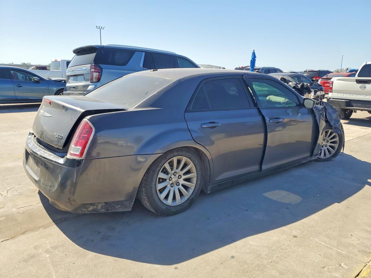 2014 Chrysler 300 - Фото 3