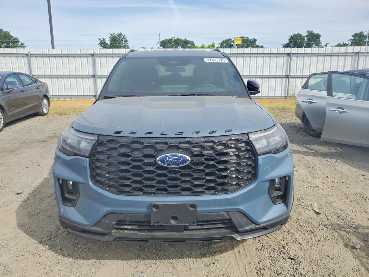 2025 Ford Explorer St-Line - Image 5
