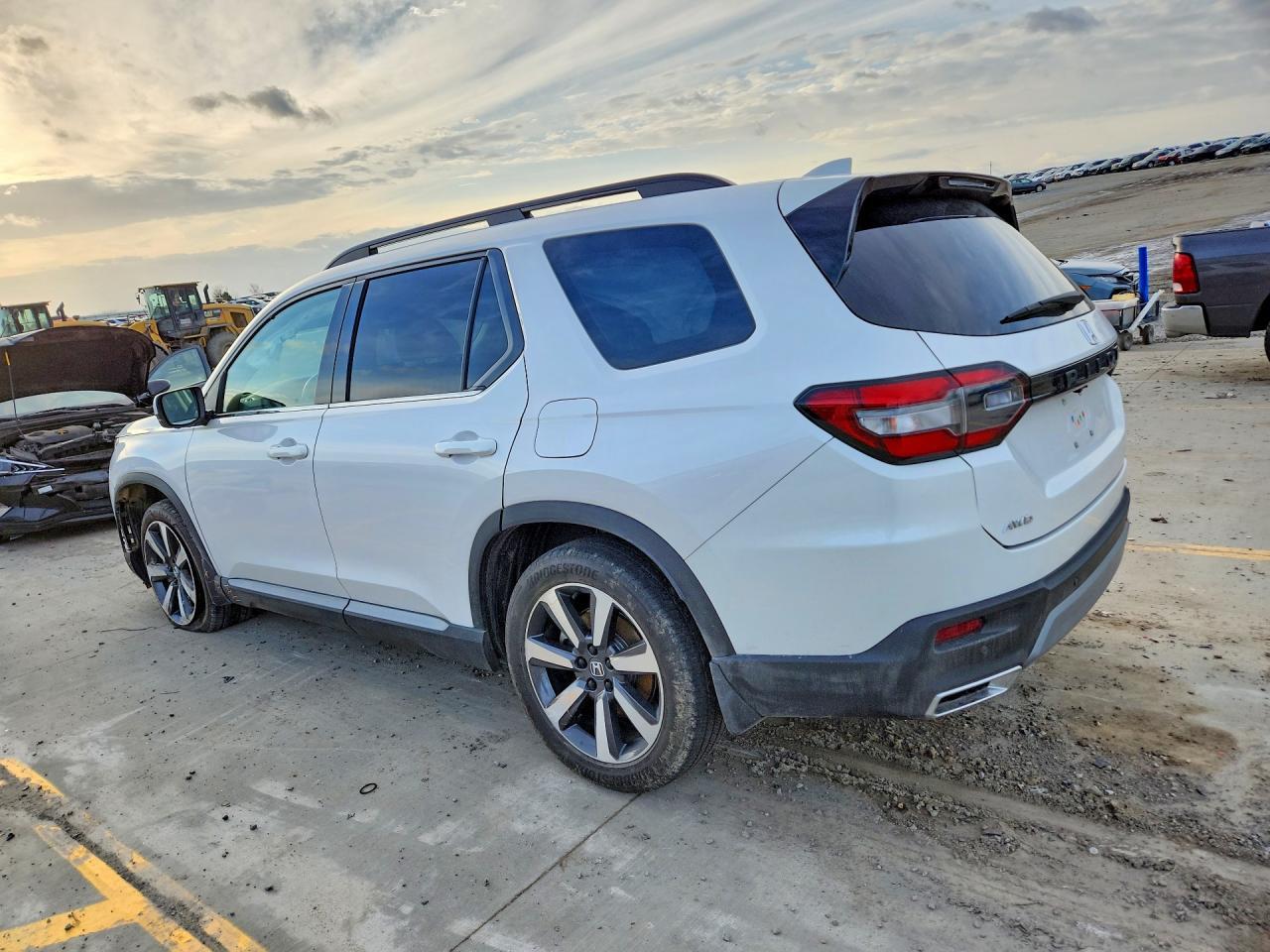 2023 Honda Pilot Elite - Image 2