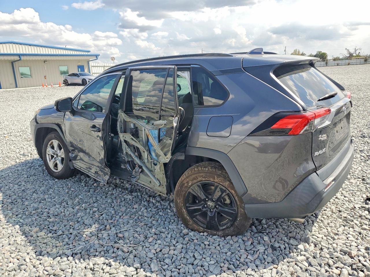 2021 Toyota Rav4 Xle - Фото 2