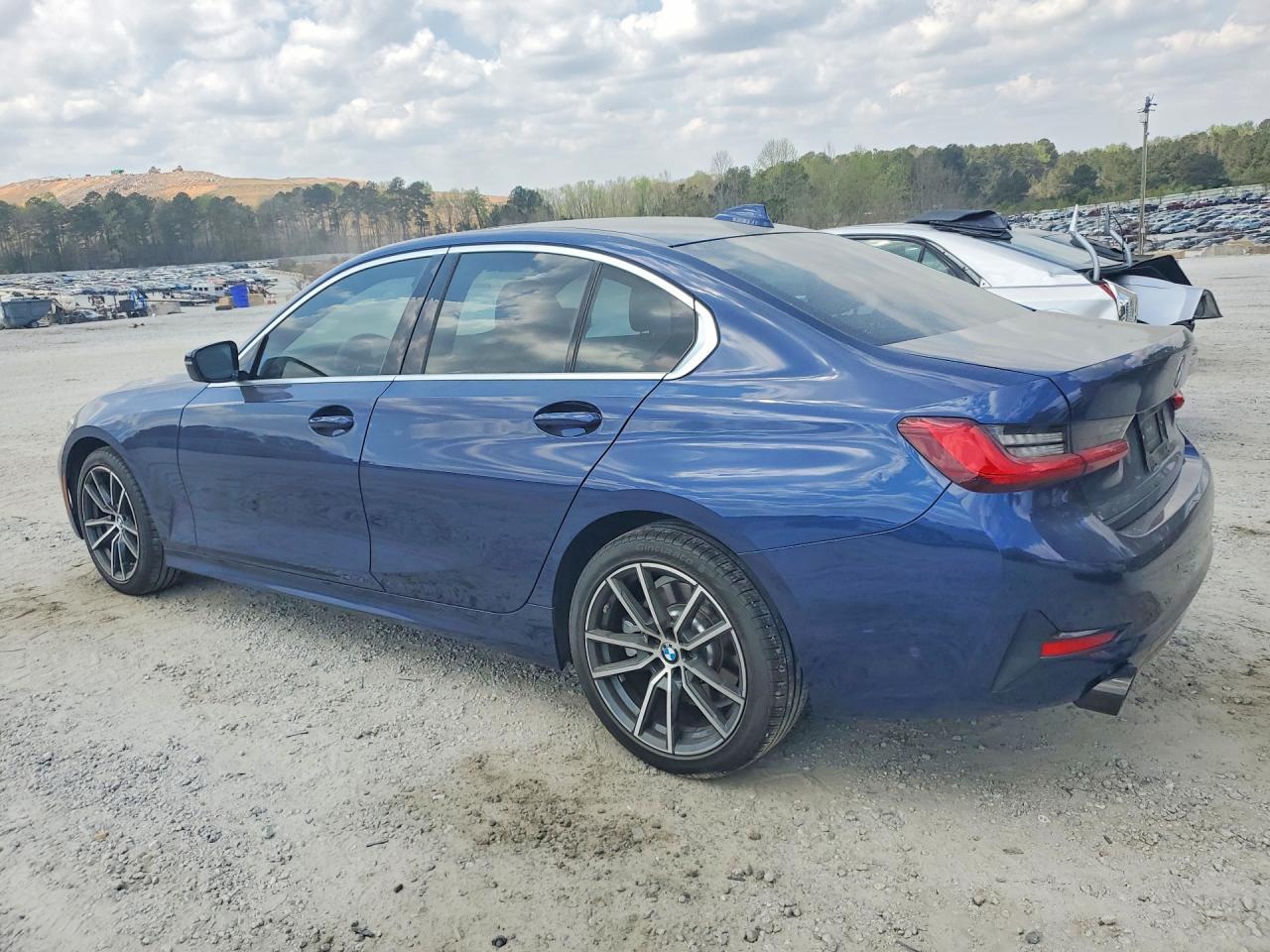 2019 BMW 330I - Фото 2