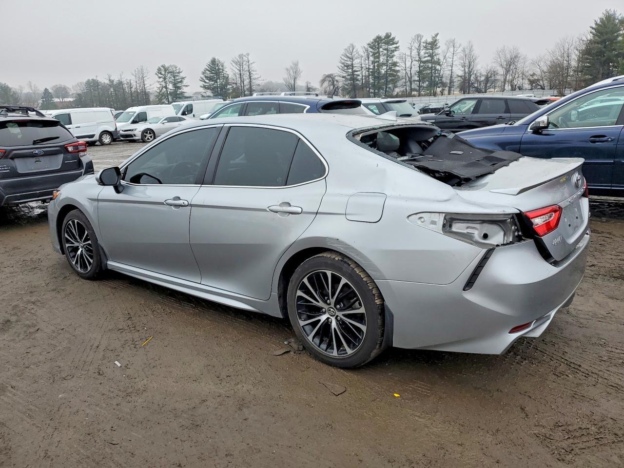 2019 Toyota Camry Se - Image 2