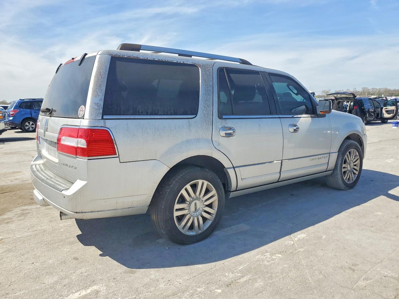 2013 Lincoln Townhouse Navigator - Фото 3