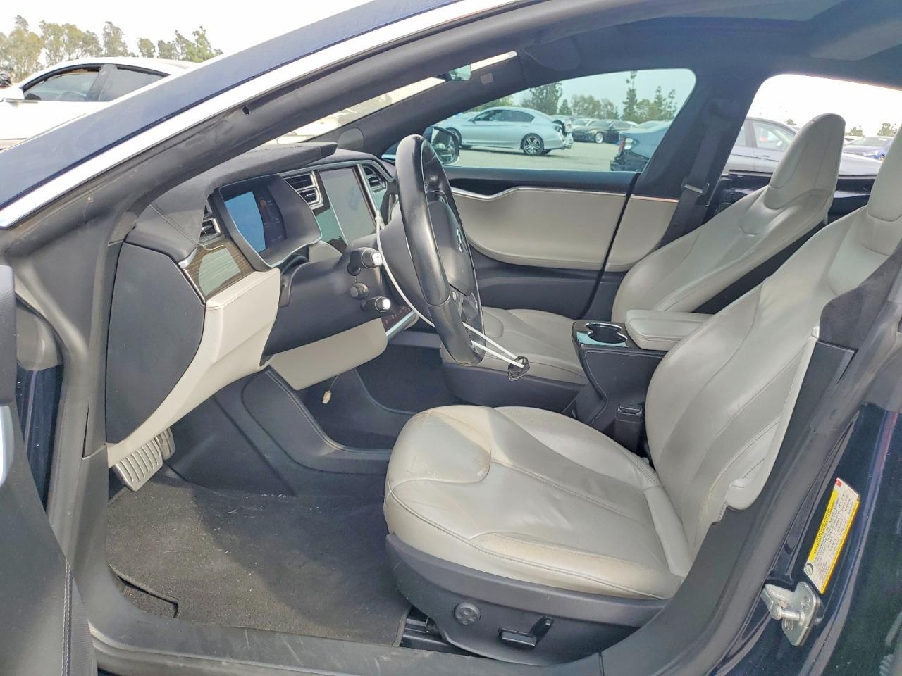 2014 Tesla Model S - Фото 7