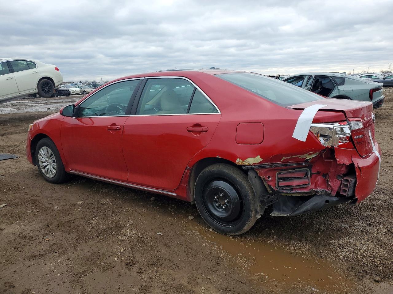2014 Toyota Camry Le - Фото 2